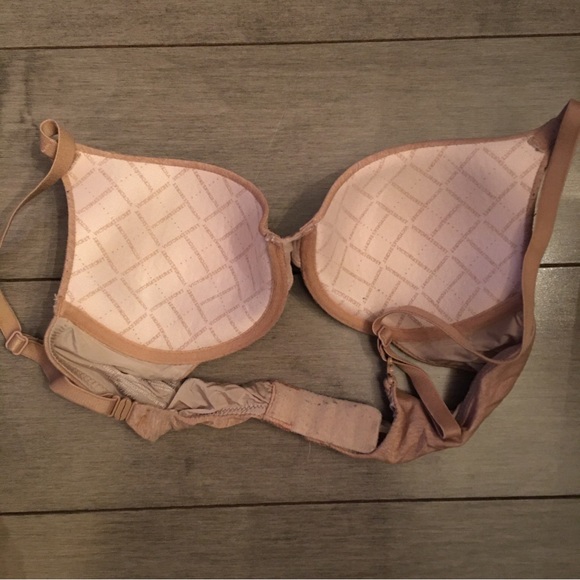 3for$30 VICTORIA SECRET LADIES BRA - 32A TAN - GREAT CONDITION - Picture 2 of 3